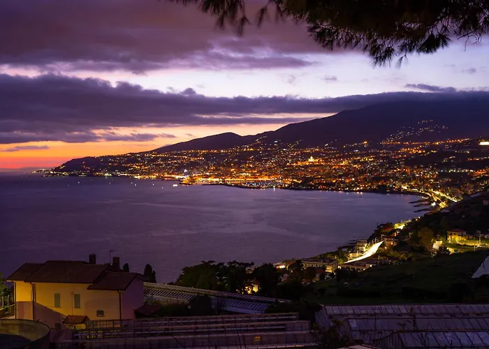 Casa Emma With Sea Glimpse - Happy